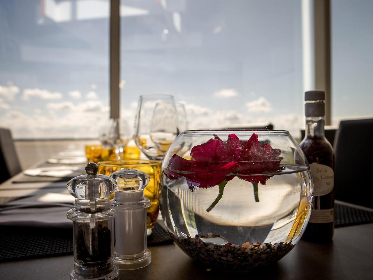 Logis Hotel Restaurant La Citadelle ブライ・エ・サン・リュス エクステリア 写真