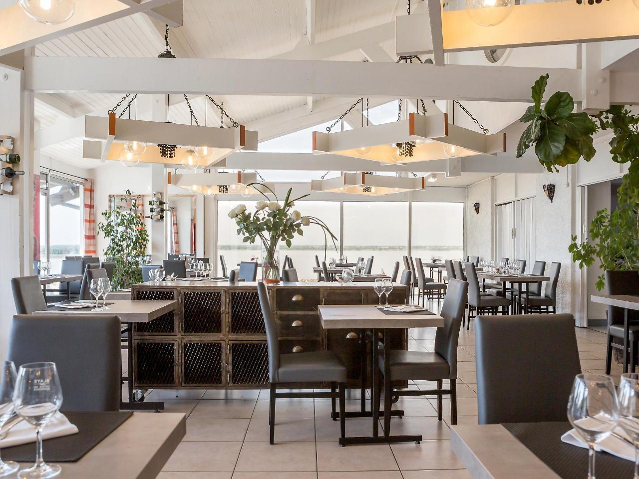 Logis Hotel Restaurant La Citadelle ブライ・エ・サン・リュス エクステリア 写真