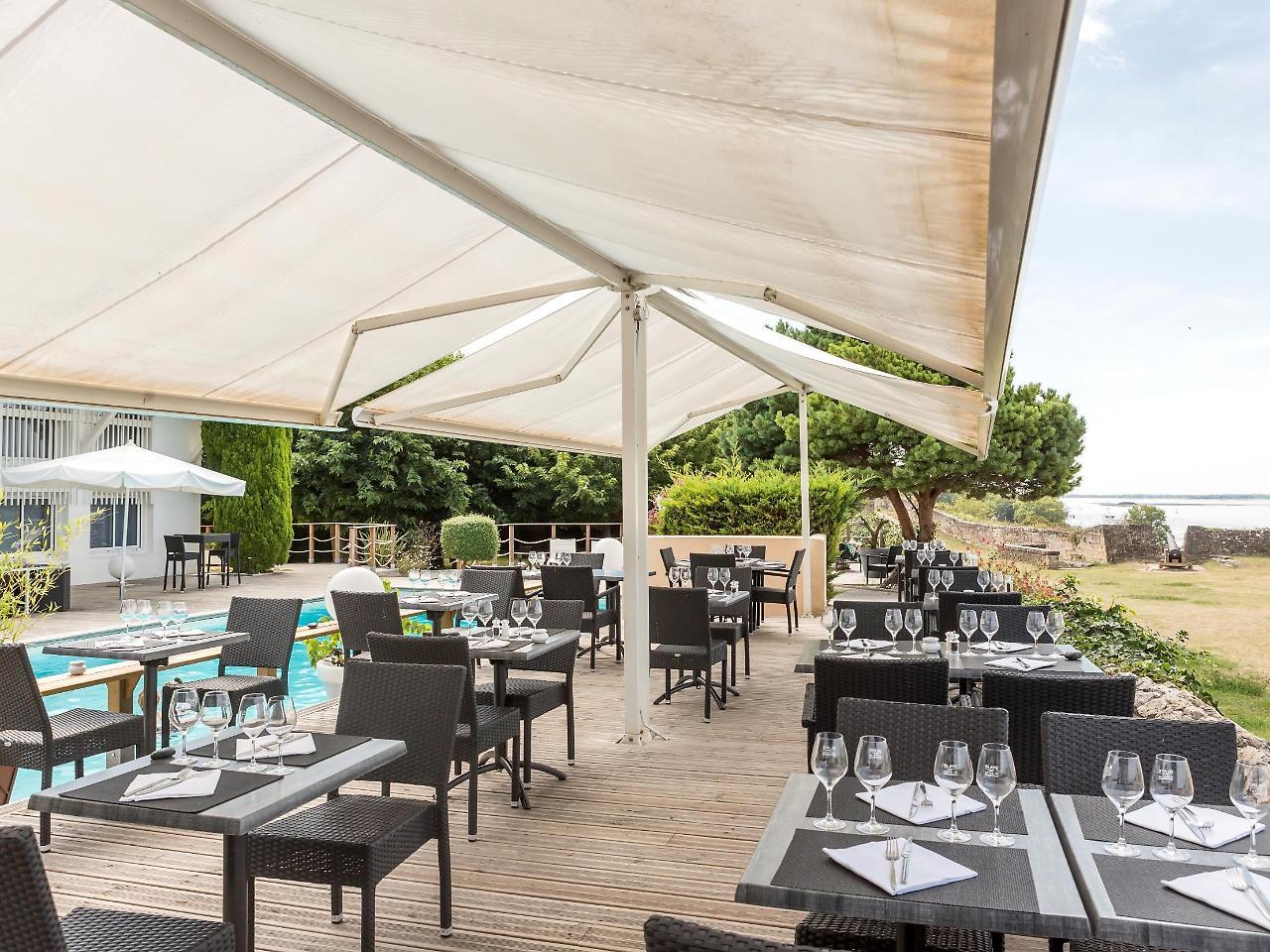Logis Hotel Restaurant La Citadelle ブライ・エ・サン・リュス エクステリア 写真