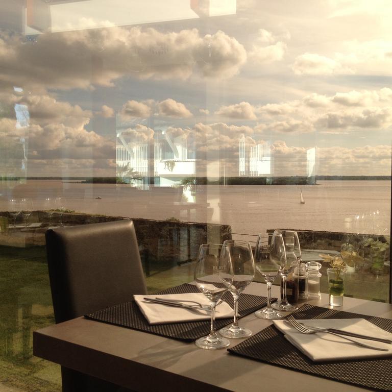 Logis Hotel Restaurant La Citadelle ブライ・エ・サン・リュス エクステリア 写真